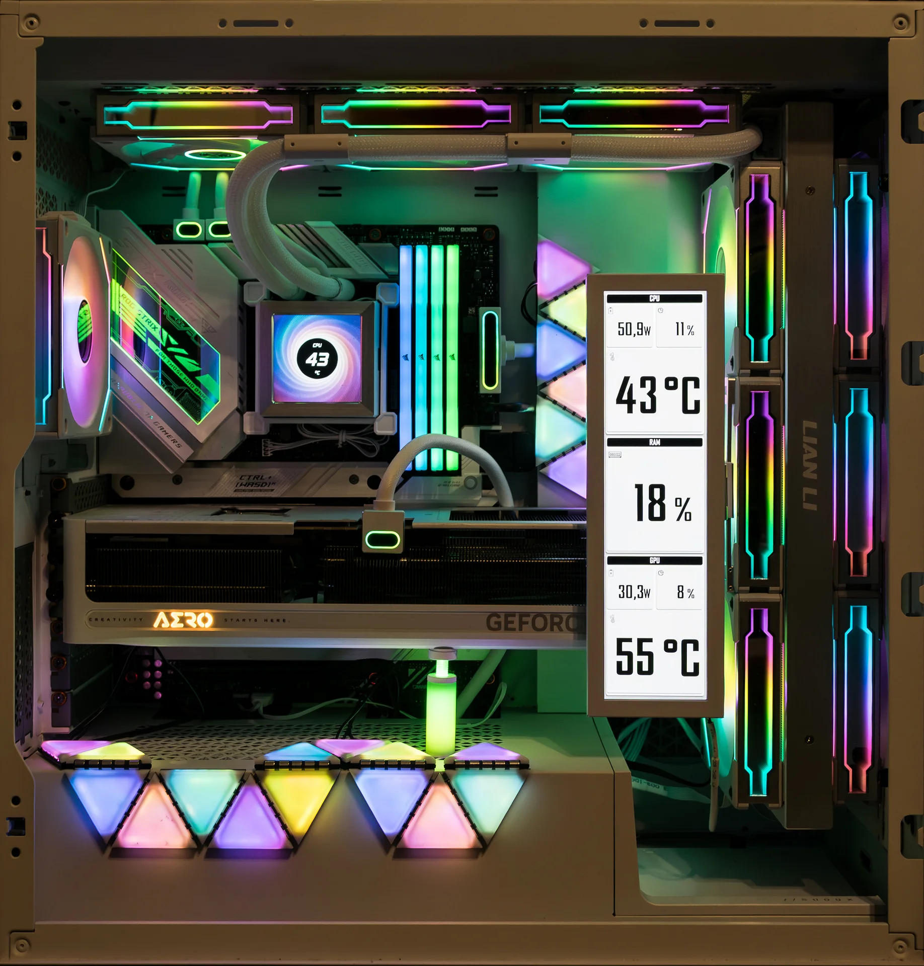 Interior de un PC real fotografiado por Jacek Halicki; equipo ilustrativo distinto de las configuraciones ETR.