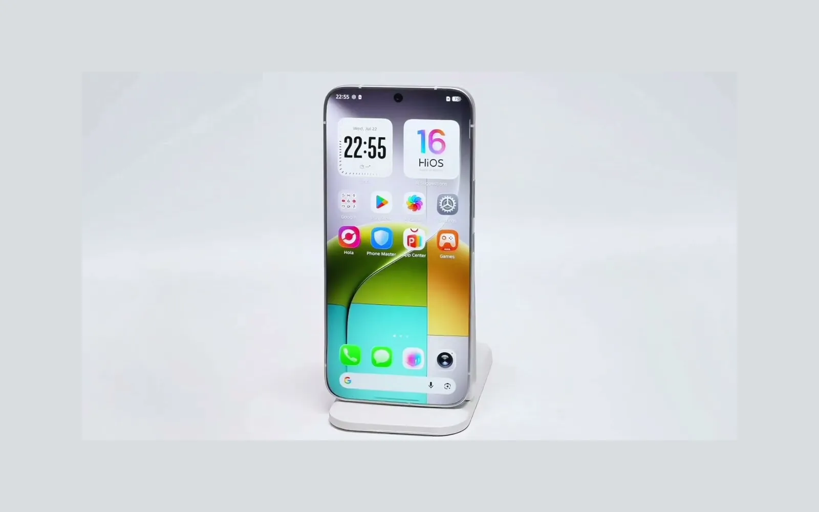 TECNO Next-Gen Bezelless Concept Phone de frente sobre una base blanca, con la pantalla encendida y el borde apenas visible